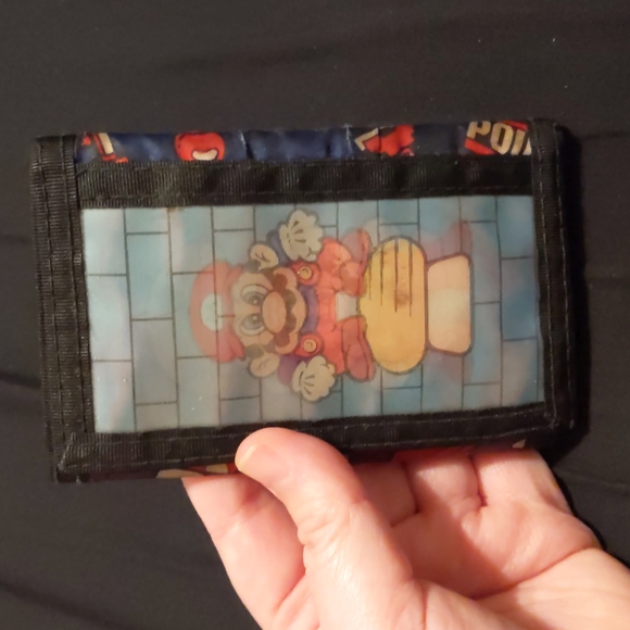 Nintendo, vintage 1990 Velcro trifold Mario wallet with hologram on front - Picture 2 of 7